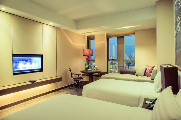 Room 6 of 37