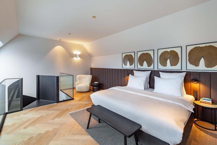 Room 50 of 121