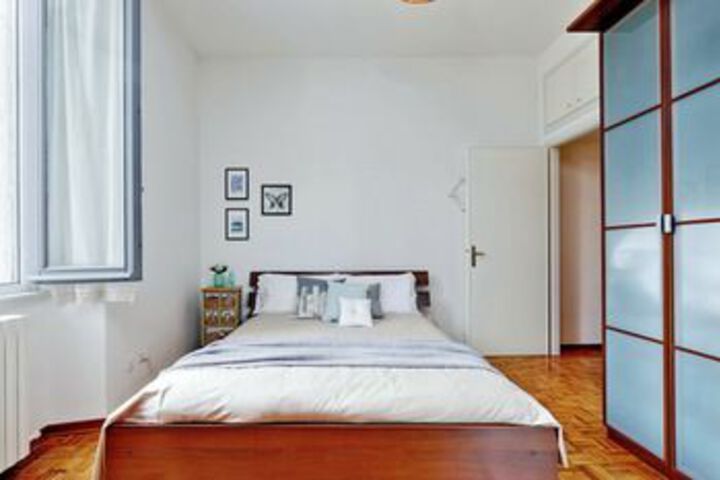 Room 52 of 71