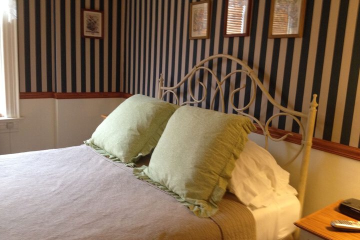 Room 10 of 26