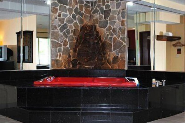 Jetted tub