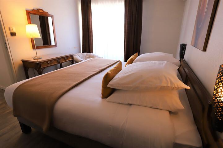 Room 13 of 46