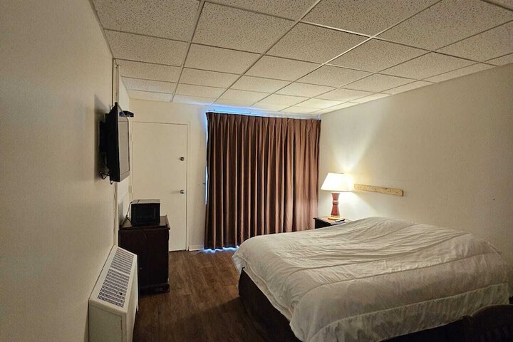 Room 6 of 20