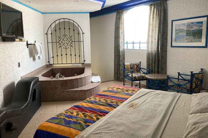 Room 3 of 6