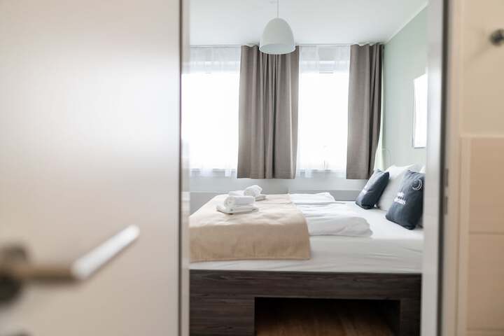 Room 4 of 25