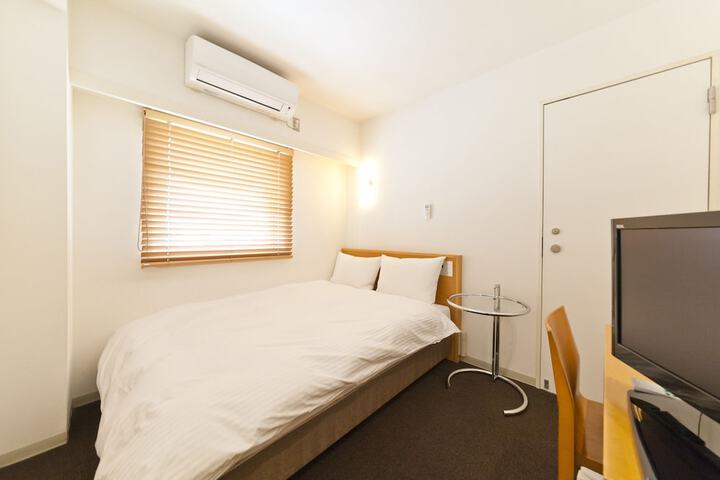 Room 6 of 39