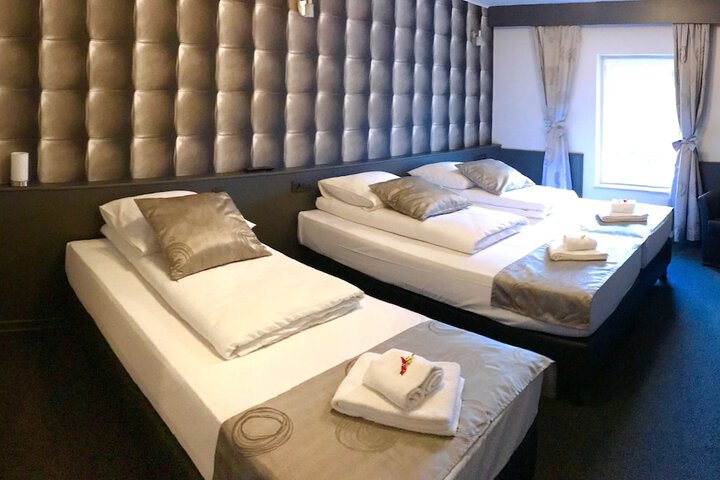 Room 4 of 43