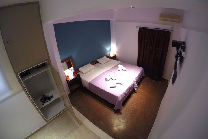 Room 7 of 52