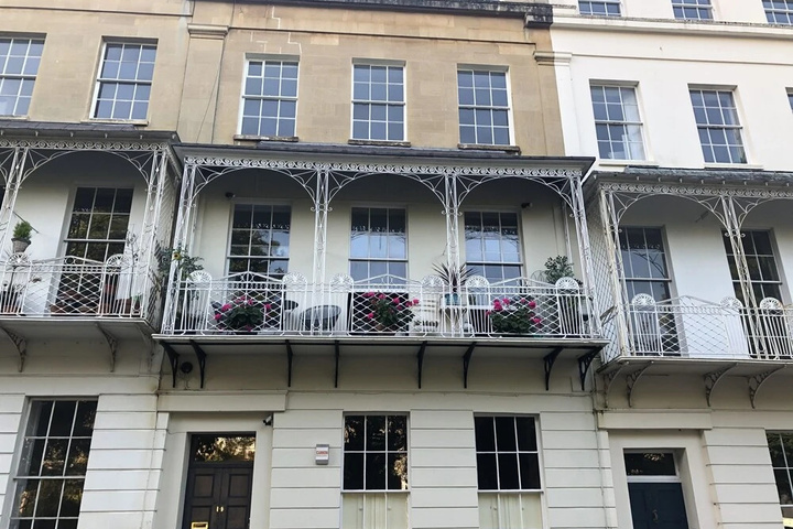 Elegant One Bedroom Home in the Heart of Clifton