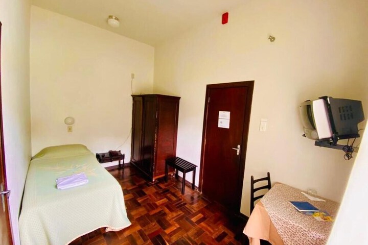 Room 14 of 100