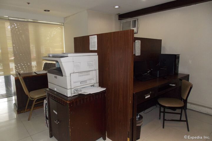 Business Center 64 of 67