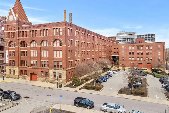 Image of FRONTDESK 300 Heinz St. Apts Pittsburgh