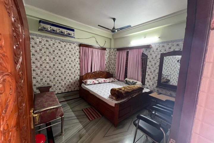 Room 2 of 19