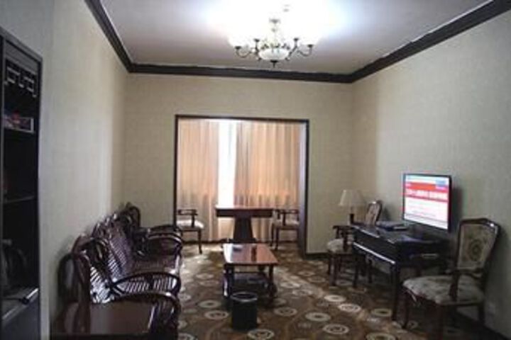 Room 4 of 19