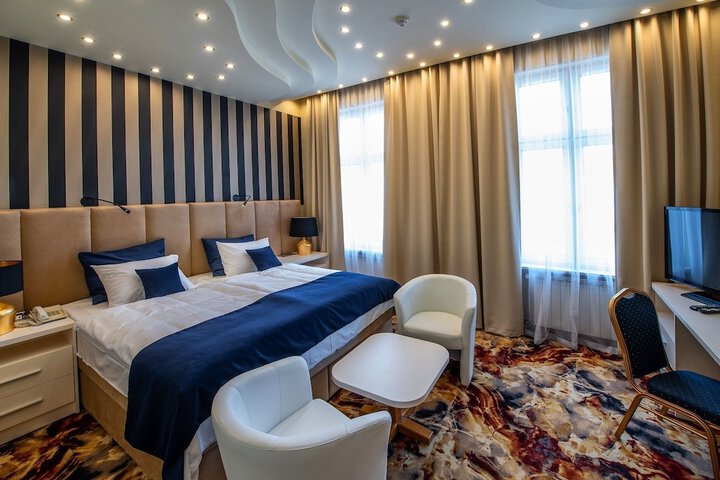 Room 4 of 38