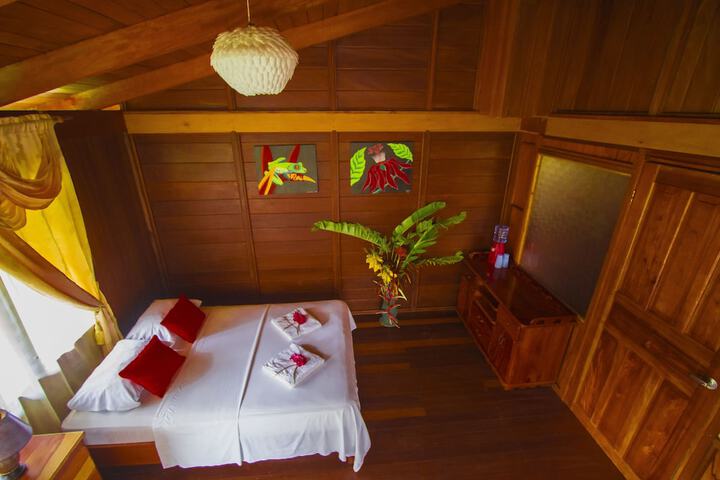 Room 3 of 107