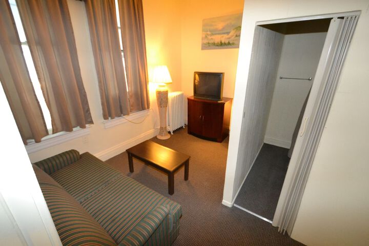 Room 29 of 38