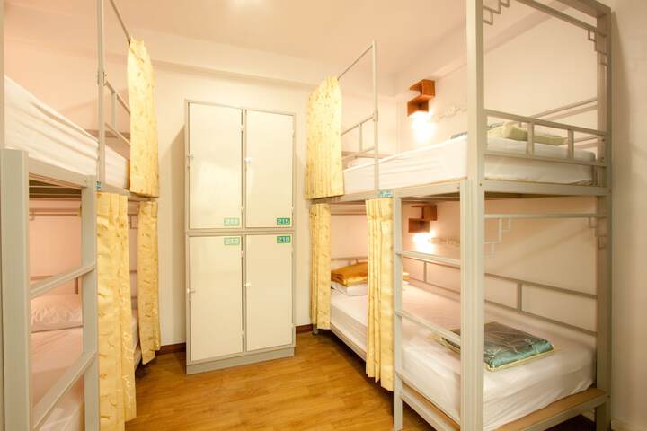 Room 9 of 65