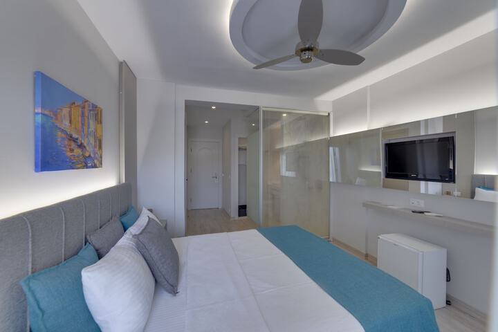 Room 9 of 51