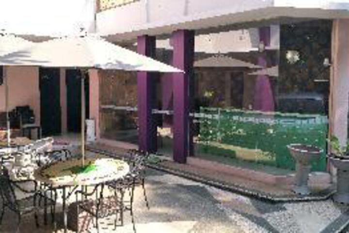Guest Lobby