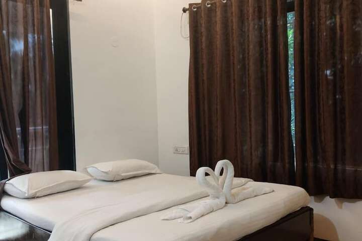 Room 8 of 37