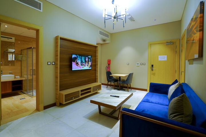 Room 11 of 18