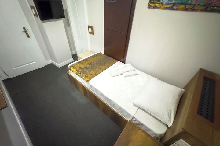 Room 67 of 99