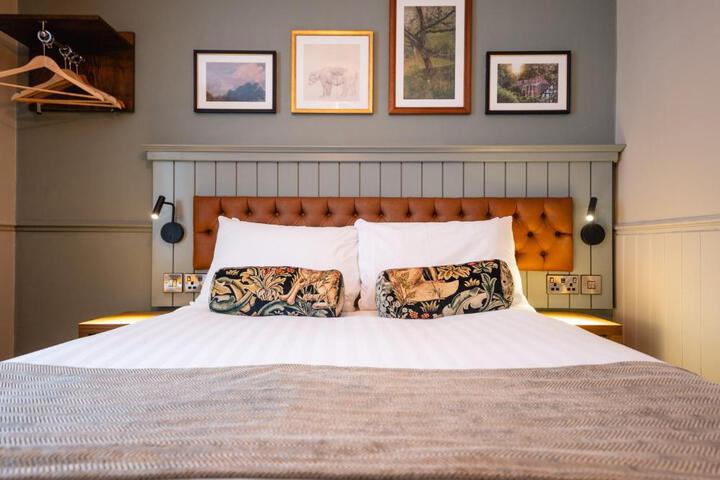 The Bears Head by Innkeepers Collection