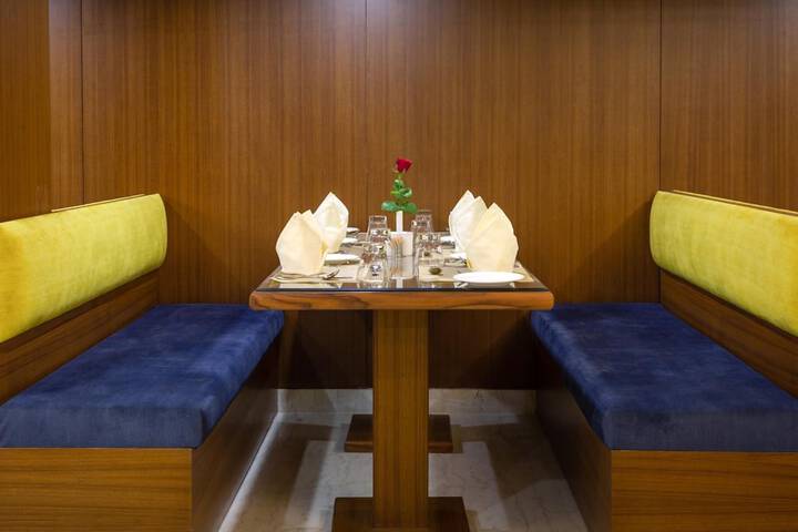 Dining 32 of 41