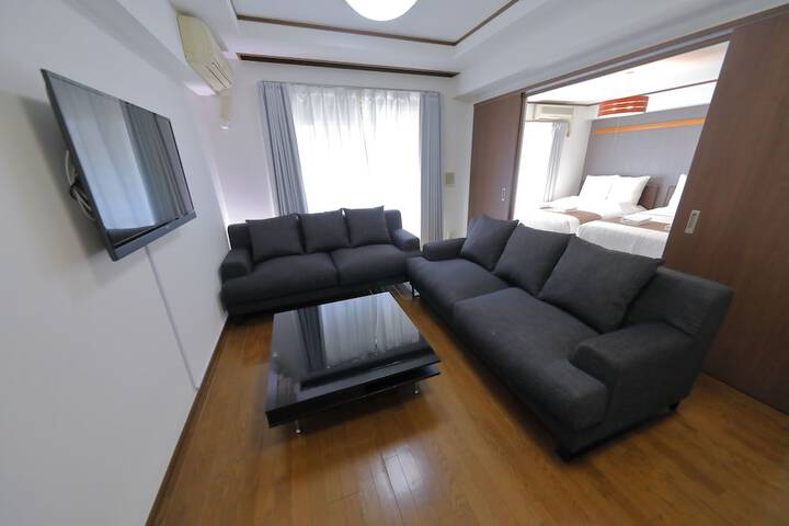 Room 7 of 16