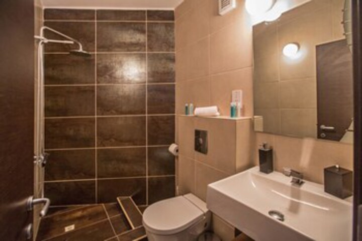 Room 2 of 11