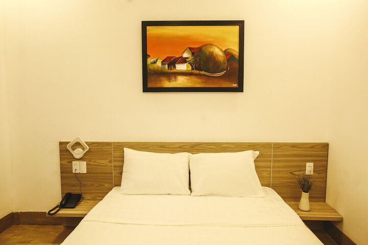 Room 9 of 32