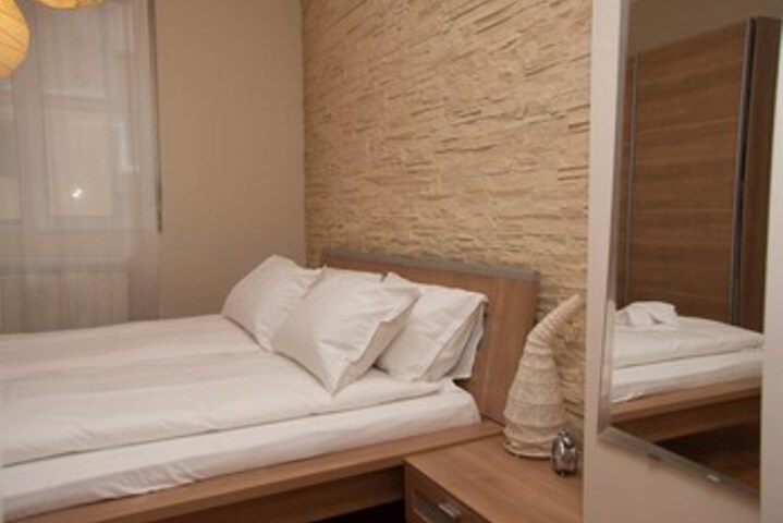 Room 16 of 20