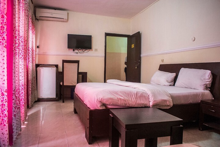 Room 19 of 50