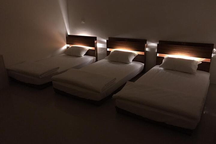 Room 2 of 7