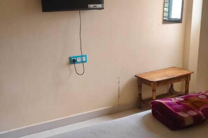 Room 4 of 23