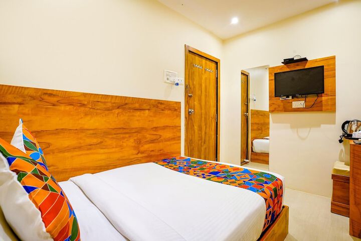 Room 32 of 40