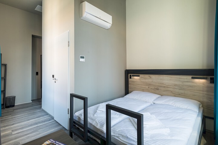 Room 15 of 46