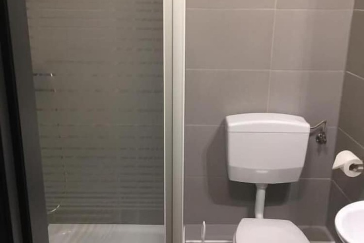 Room 15 of 18