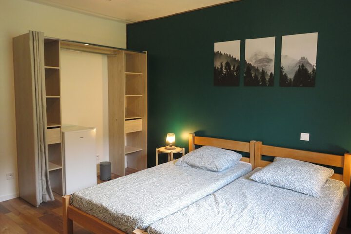Room 13 of 28