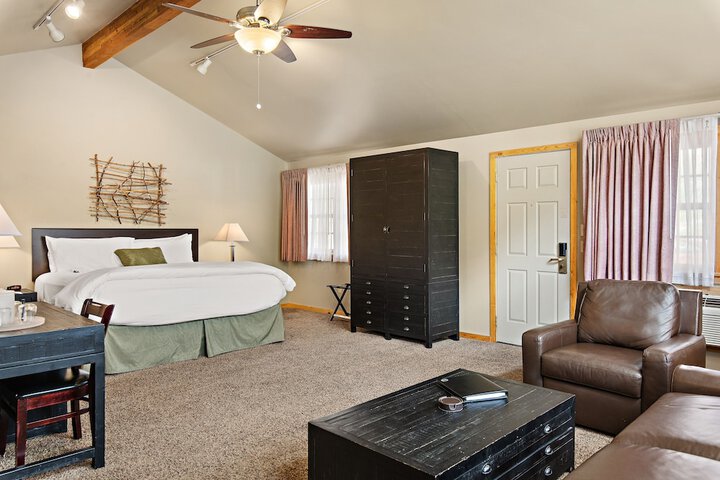 Room 32 of 165