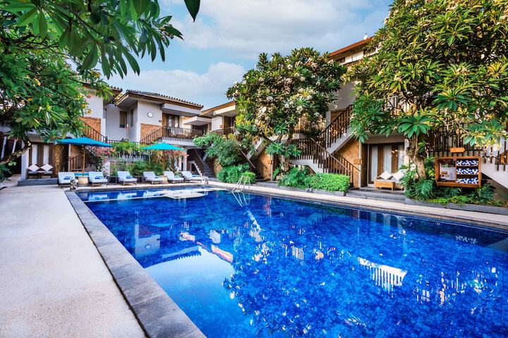 Hotel with Pool