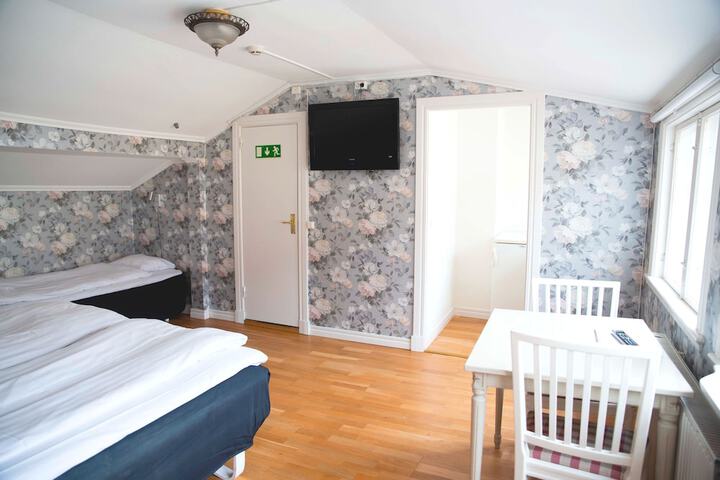 Room 14 of 42