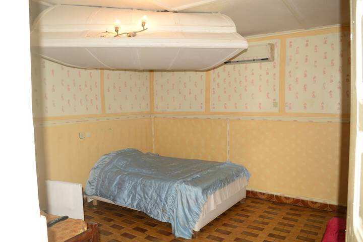 Room 10 of 18