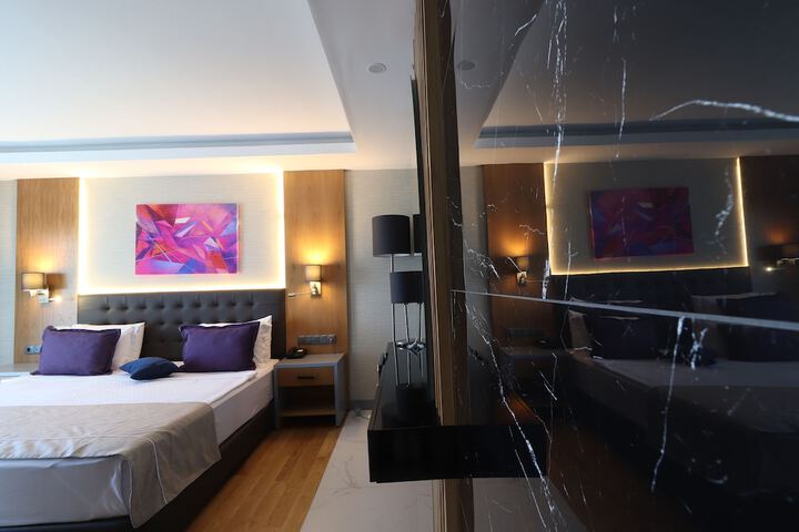 Room 4 of 71
