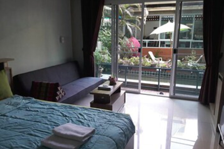 Room 10 of 13