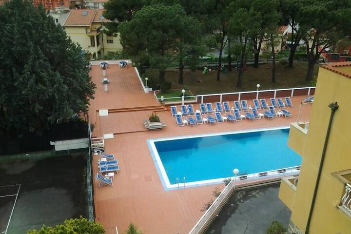 Hotel with Pool