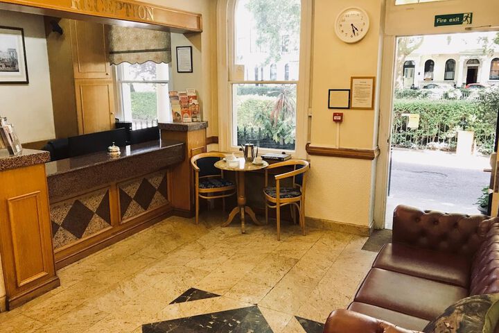 Entrance & Lobby