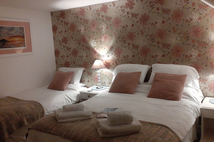 Room 10 of 27