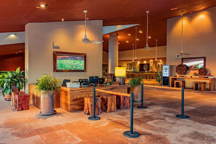 Concierge desk
